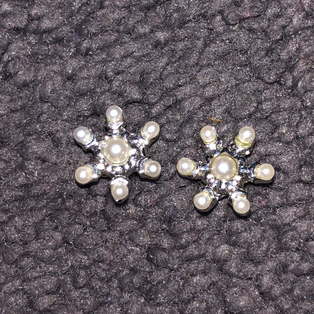 Jewelry: Small Snowflake Stud Earrings